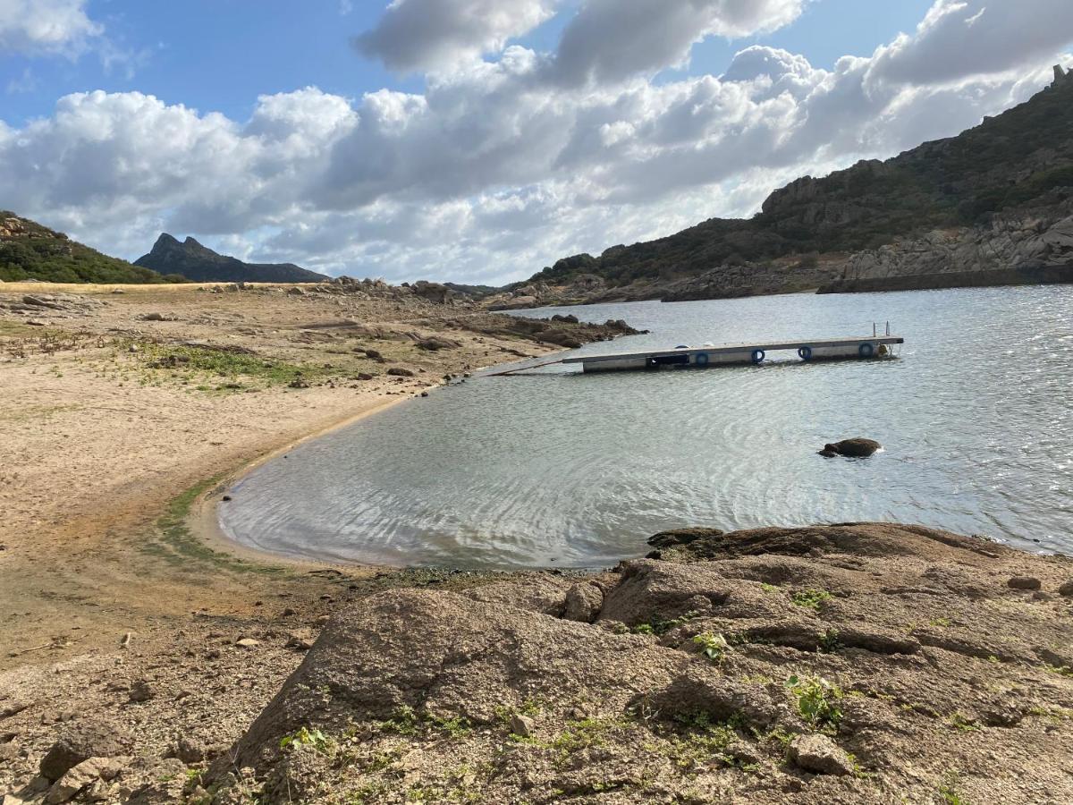 Il Nuraghe Del Lago Coghinas Oschiri Εξωτερικό φωτογραφία